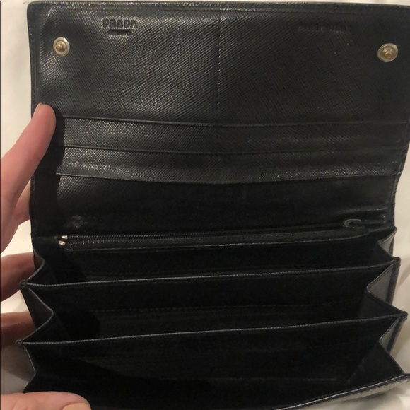 Prada Wallet - Picture 3 of 4